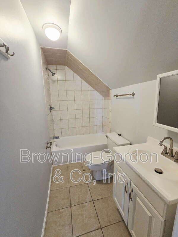 Building Photo - 1504 Riverside Dr