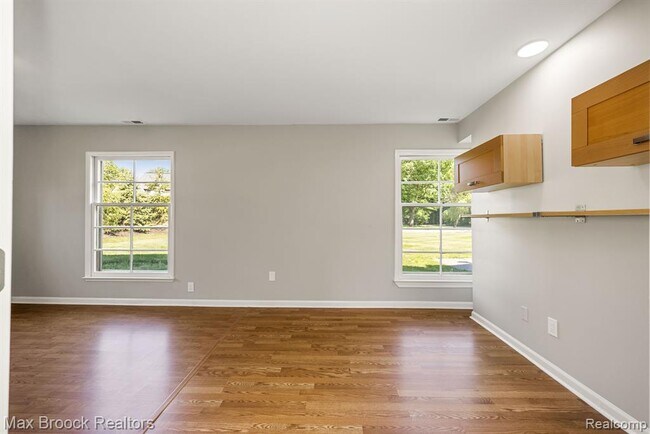 Building Photo - 6096 Darramoor Rd