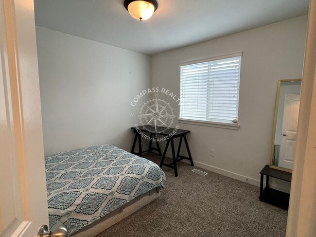 Building Photo - 375 Slate Drive