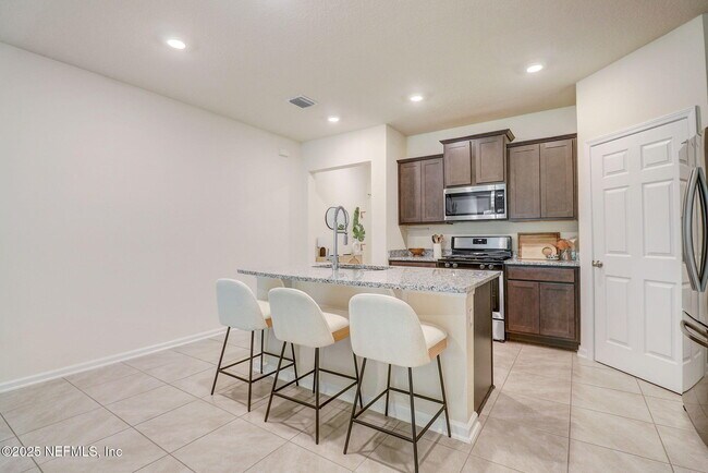 Building Photo - 135 Coastline Wy