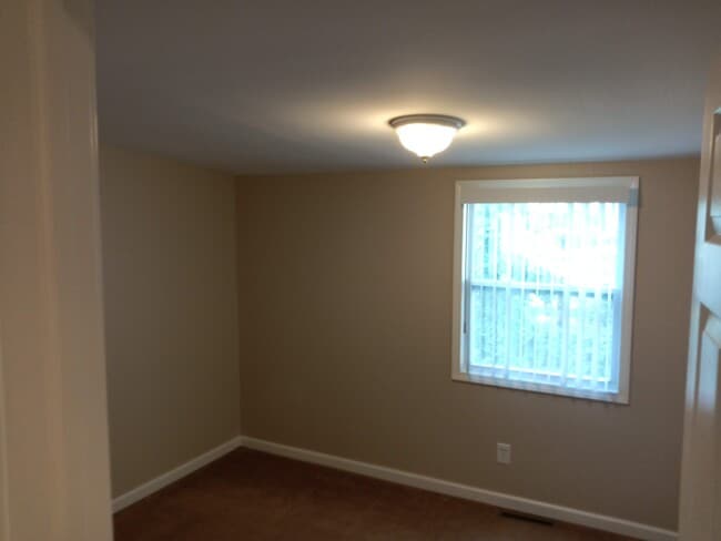 Building Photo - 801 Sanders Rd