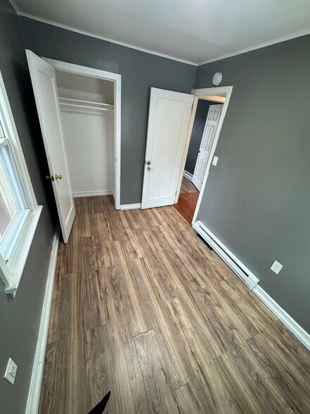 Building Photo - 28 York Ave