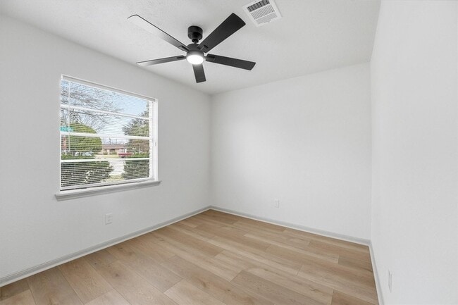 Building Photo - 3903 High Point Ln