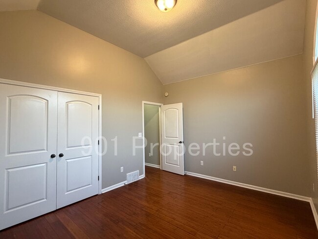 Building Photo - 3777 Pavilion Cir