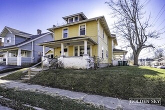 Building Photo - 1103 Mourer St