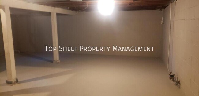 Building Photo - 7503 SW 13th St