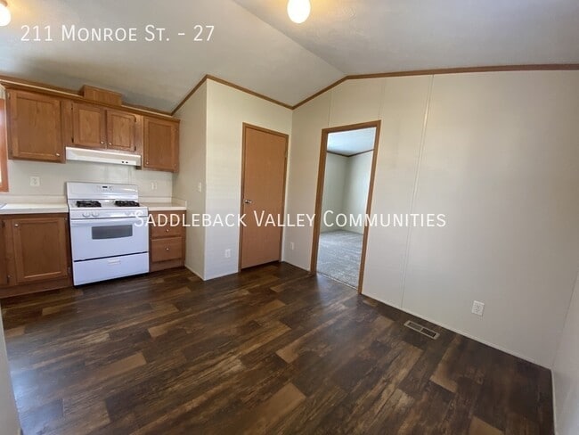 Building Photo - 211 Monroe St