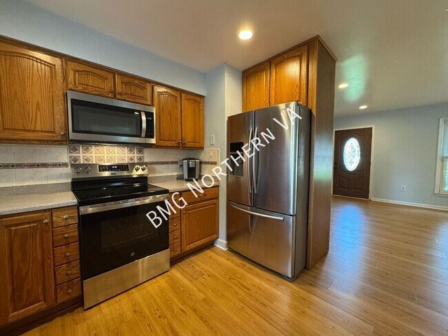 Building Photo - 8903 Tudor Ln