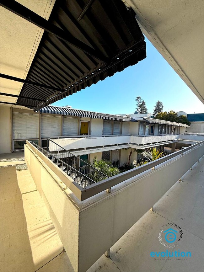 Building Photo - 1111 Adella Ave