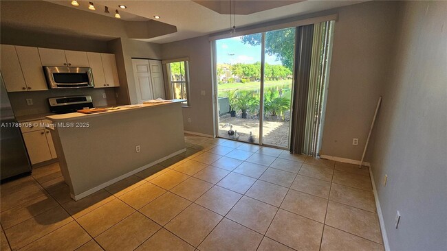 Building Photo - 2255 Anchor Ct