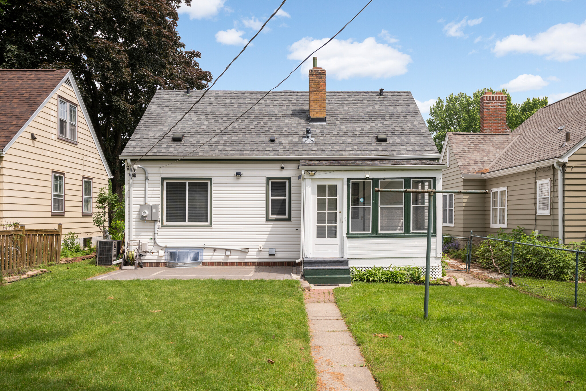Building Photo - 1234 Watson Ave