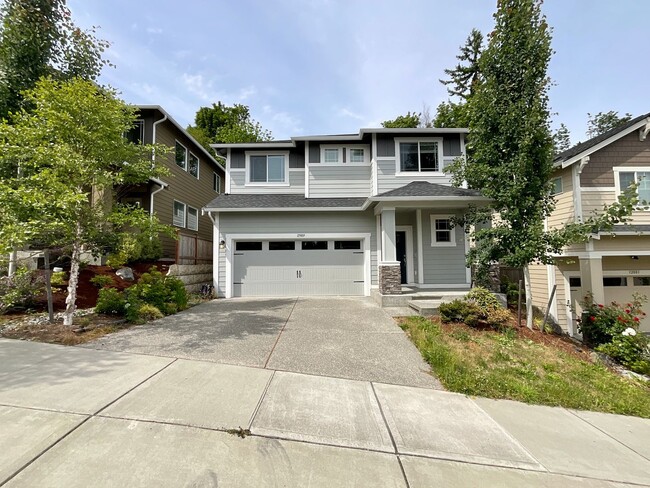 Building Photo - Beautiful and Modern 4-Bedroom Home with S...