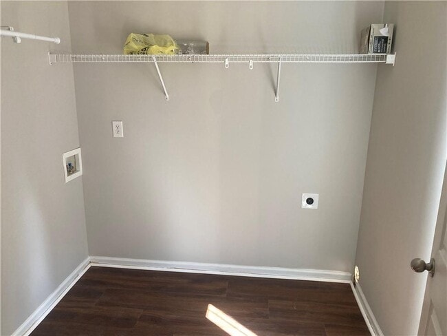 Building Photo - 370 Pointe Cir