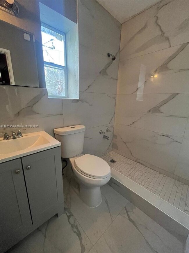 Building Photo - 1330 NE 203rd St