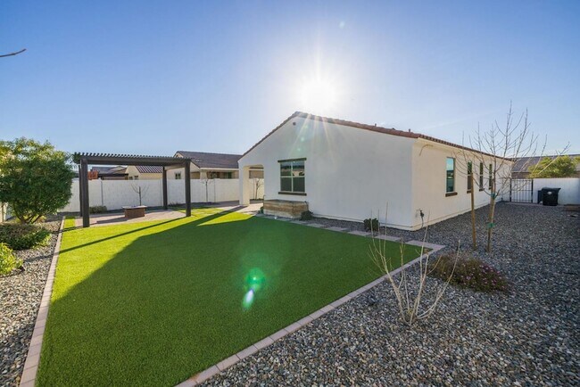 Building Photo - 5247 S Axiom