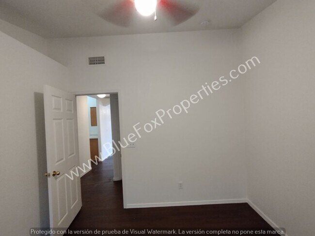 Building Photo - 915 N Silverleaf Oak Pl