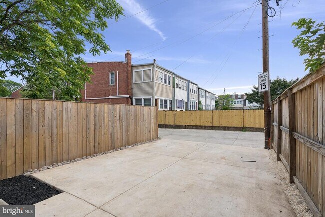 Building Photo - 2608 4th St NE