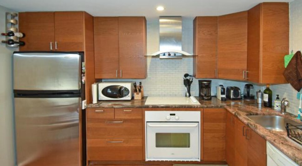 Building Photo - 14 Strath Haven Ct