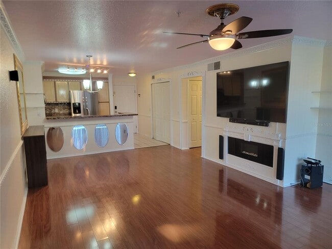 Building Photo - 14013 Fairway Island Dr