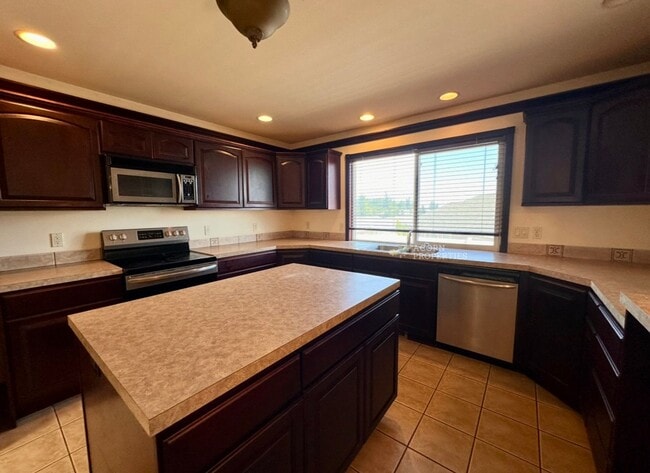 Building Photo - 1331 SW Harbor Vista Cir