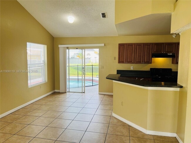 Building Photo - 332 Oceanside Ct