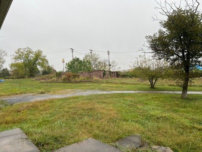 Building Photo - $1,500 Farmhouse Etters for Rent 4 bedroom...