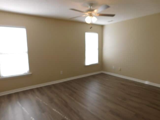 Building Photo - 205 Sellhorn Blvd