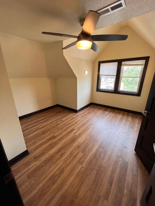 Building Photo - 141 E Gorham St