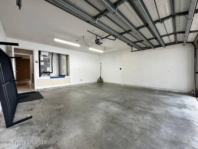 Building Photo - 3060 Sea Gate Cir