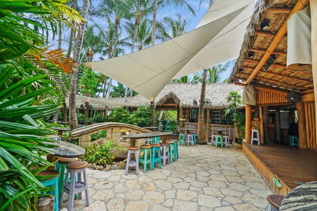 Building Photo - 275 Palm Ave