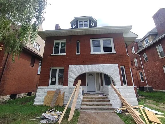 Building Photo - 4266 Washington St