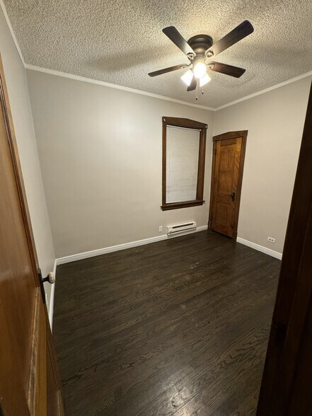 Bedroom 1 - 2117 Scoville Ave