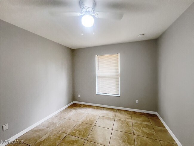Building Photo - 731 Da Vinci Ave S