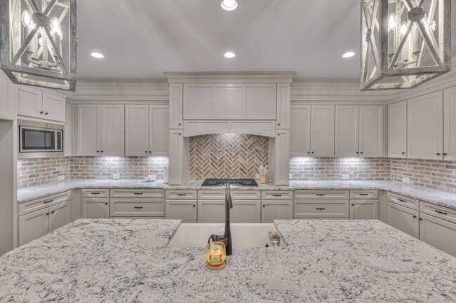 Building Photo - 9141 Holstein Dr