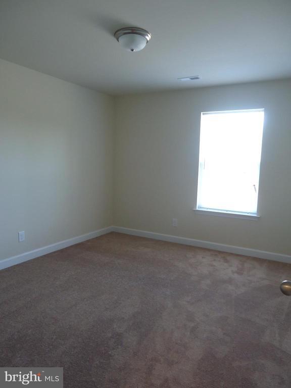 Building Photo - 10302 Bluebird Ct