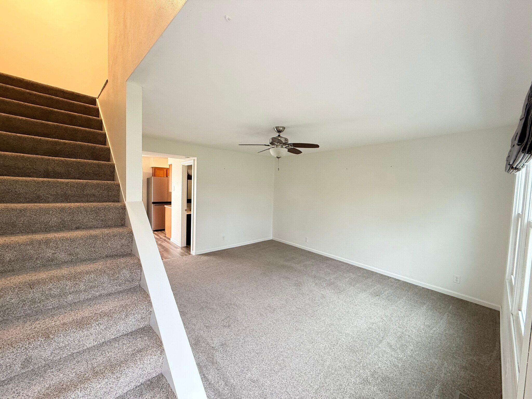 Building Photo - 1936 Canterbury Dr