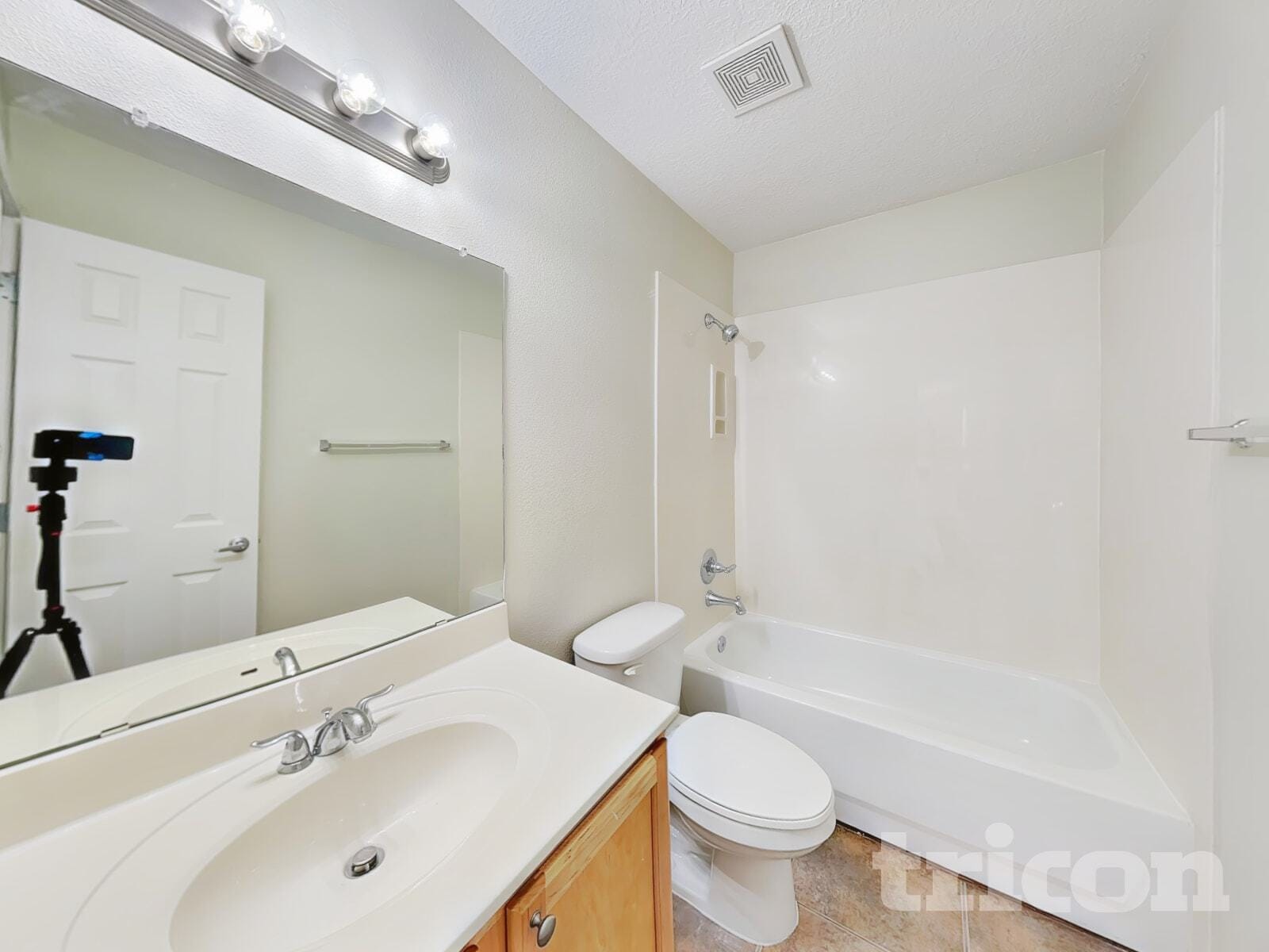 Building Photo - 3101 Cochiti St NE