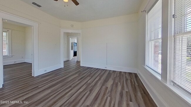 Building Photo - 907 Copeland St