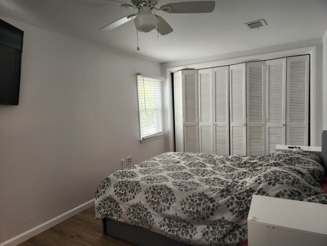 Primary bedroom on the main level - 1204 Lossing Ave