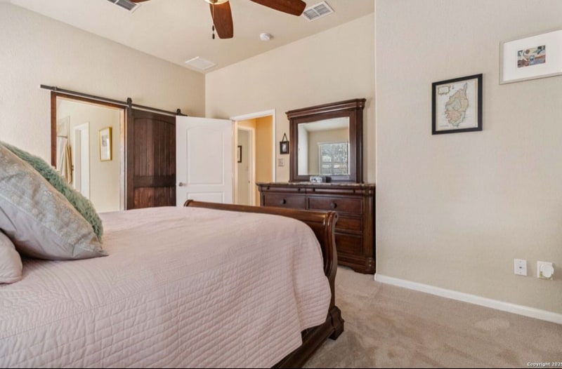 Building Photo - 5618 Thunder Oaks