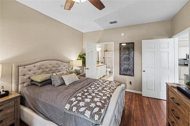 Building Photo - 4333 Bayside Village Dr
