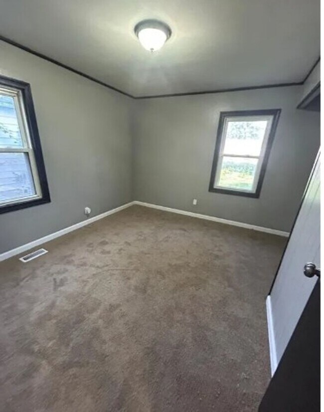 Building Photo - 517 St Barbara Ln