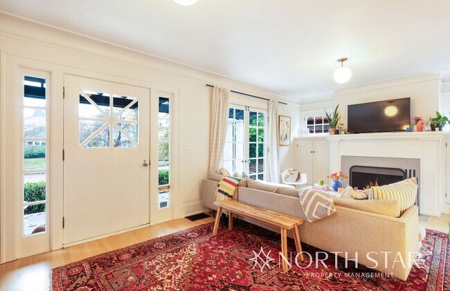 Building Photo - Classic Portland Home Heart of Irvington