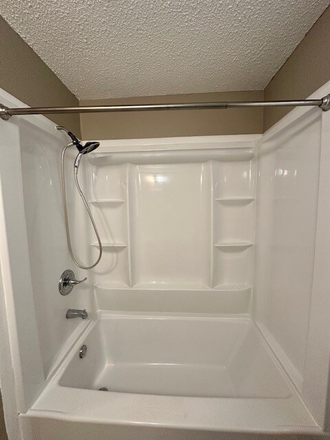 Building Photo - 721 N Bristow Ave