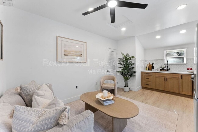 Building Photo - 6730 Mohawk St