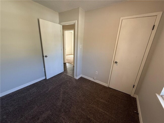 Building Photo - 303 Ruben Ave