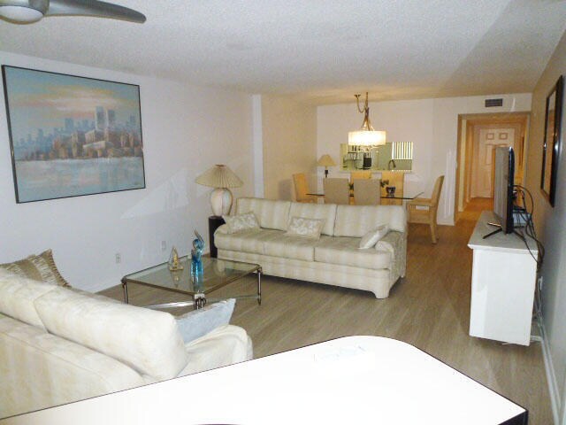 Building Photo - 5550 Witney Dr