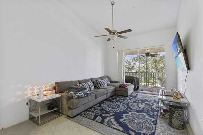 Building Photo - 4228 Central Sarasota Pkwy