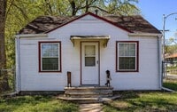 Building Photo - One Bedroom Ranch Style Home!
