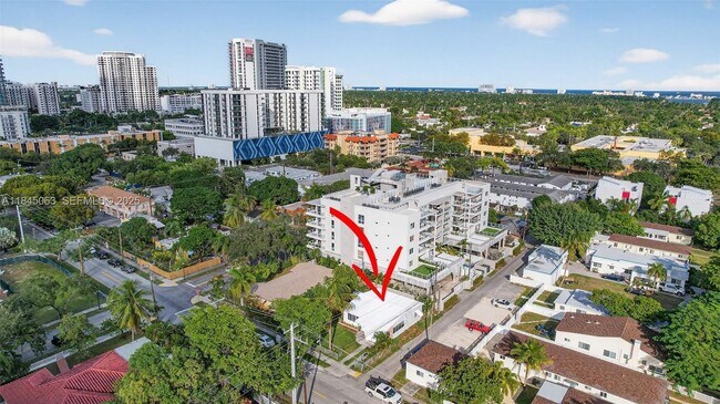 Building Photo - 517 S 19th Ave